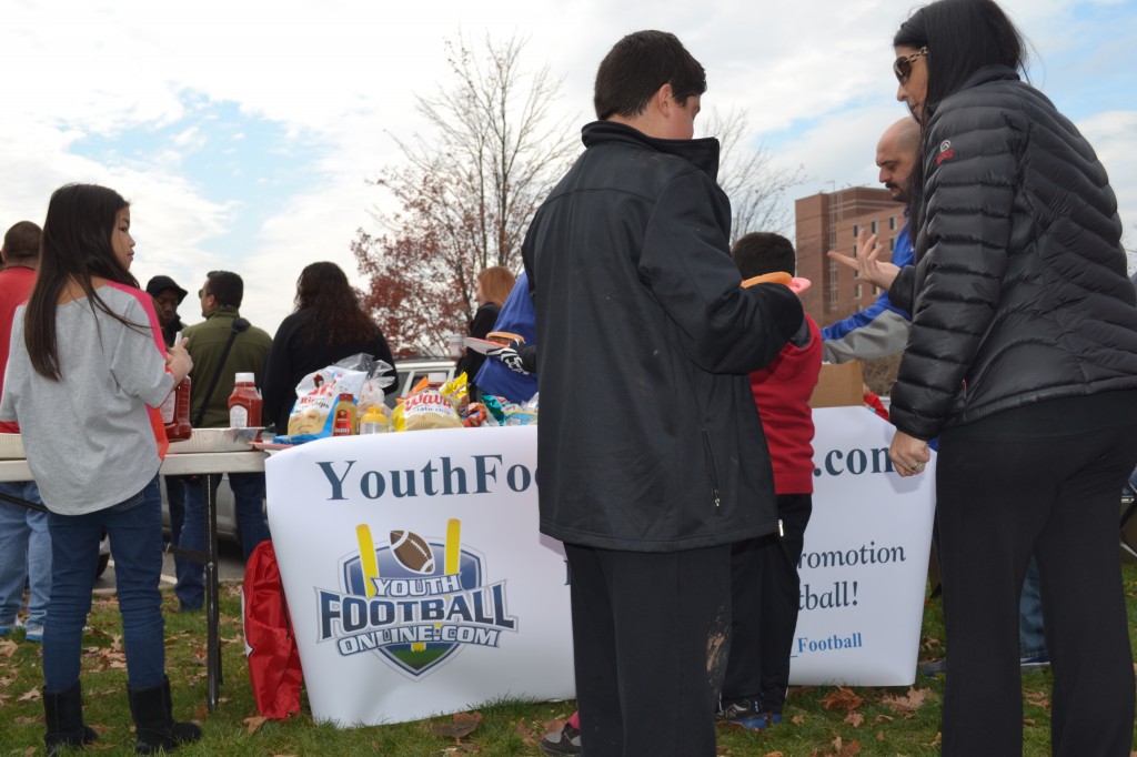 youth football online Rutgers tailgate